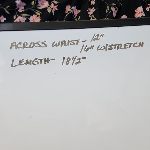 CeCe Black and Pink Floral Ruffled Knee Length Skirt Size Med Whimsigoth Cottage - Picture 9 of 9